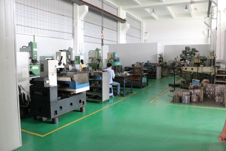 注塑模具滑塊（kuài）的定位（wèi）基（jī）準的確定及定位裝置